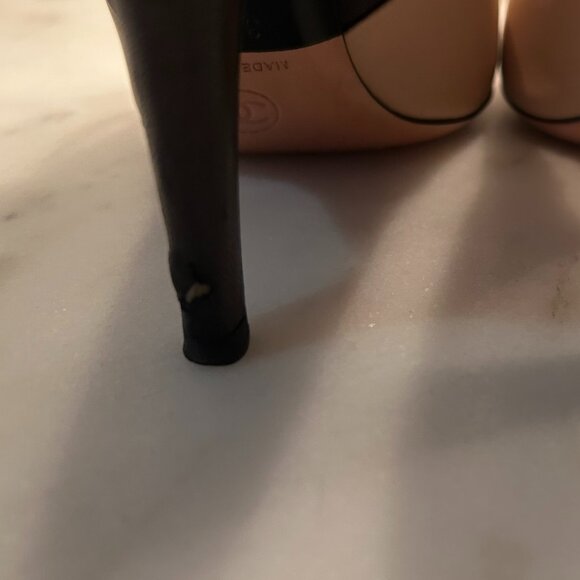 CHANEL T Strap Mary Jane Cap Toe Heels Black Tan Leather CC Logo Pumps 38.8 US8 - Picture 7 of 16